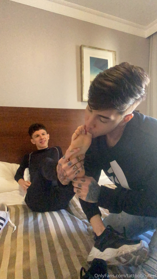 Photo by tattooboyfeet published on October 15,2023 07:57:41 - BestThots