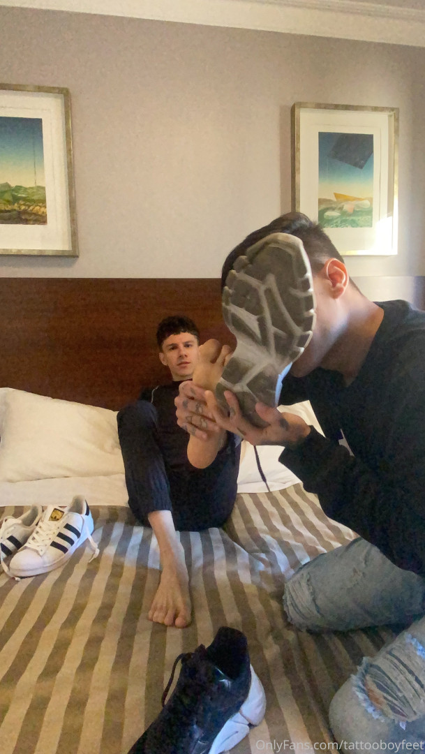 Photo by tattooboyfeet published on October 15,2023 08:02:19 - BestThots