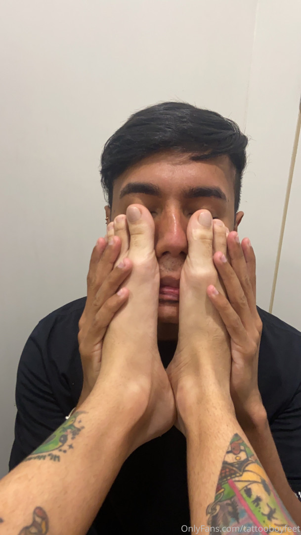Photo by tattooboyfeet published on October 15,2023 08:16:21 - BestThots