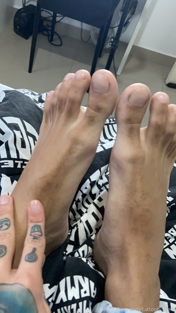 Photo by tattooboyfeet published on October 15,2023 09:04:01 - BestThots