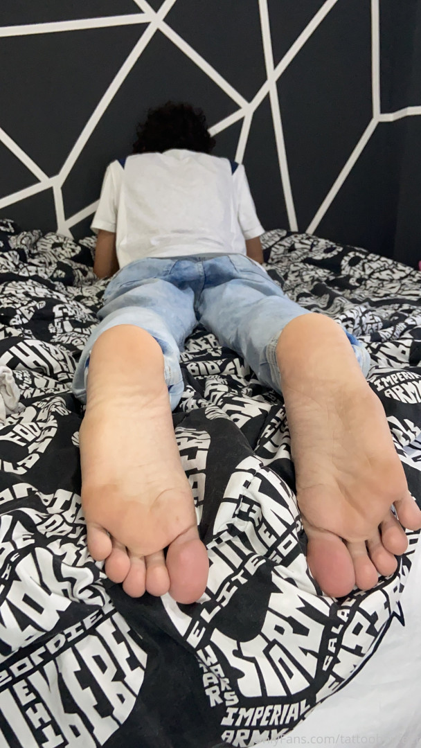 Photo by tattooboyfeet published on October 15,2023 09:15:16 - BestThots