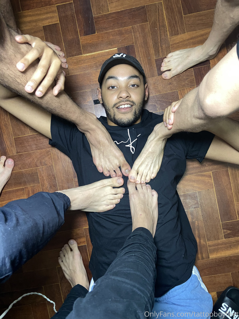 Photo by tattooboyfeet published on October 15,2023 09:20:01 - BestThots