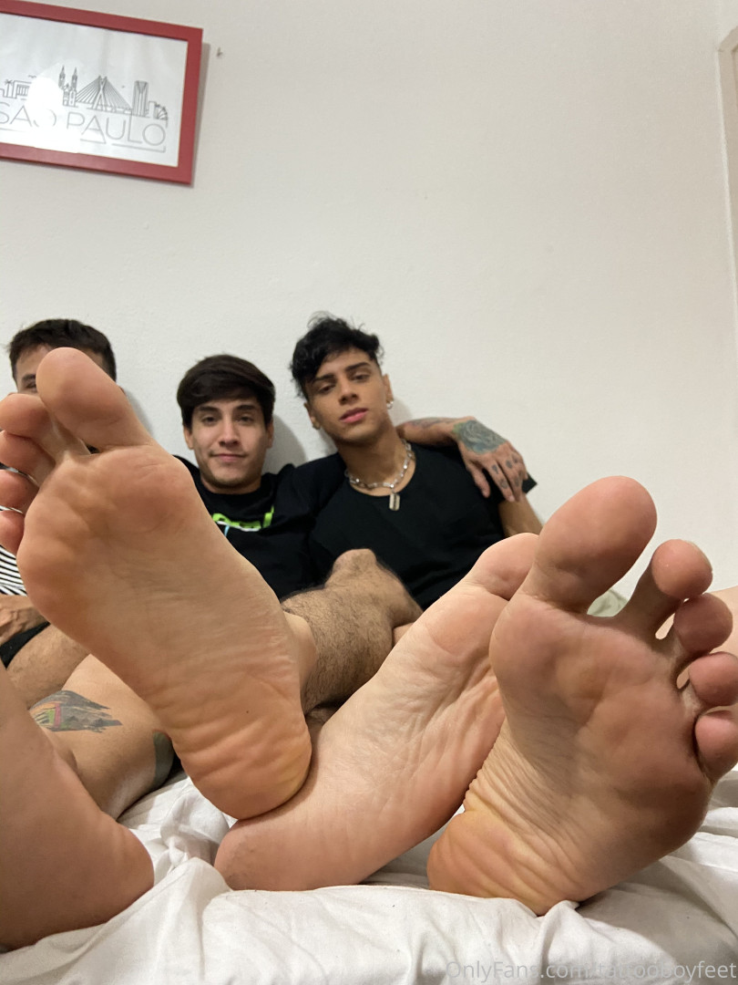 Photo by tattooboyfeet published on October 15,2023 11:20:27 - BestThots