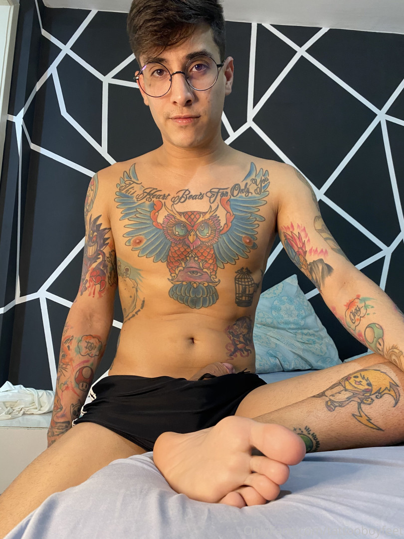 Photo by tattooboyfeet published on October 15,2023 11:24:50 - BestThots