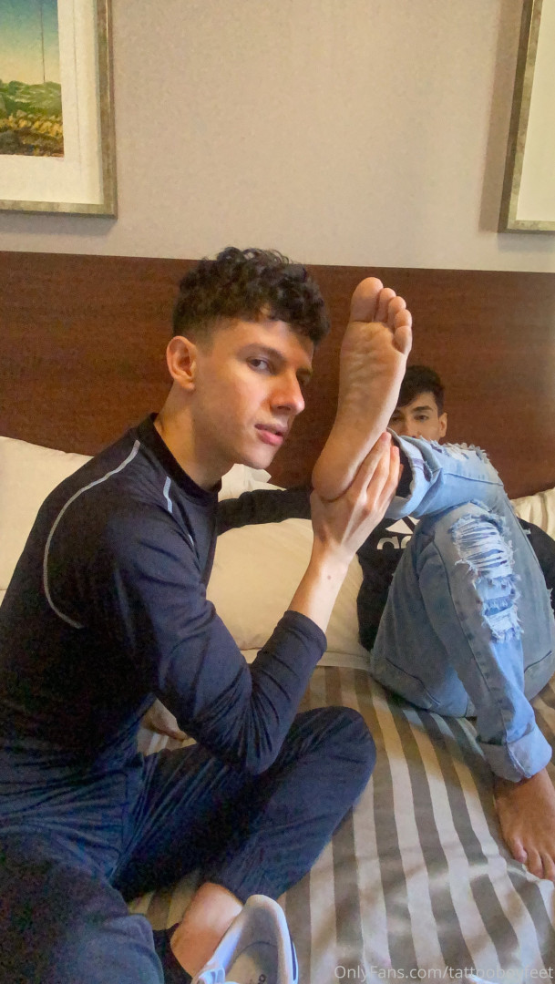 Photo by tattooboyfeet published on October 15,2023 11:28:11 - BestThots