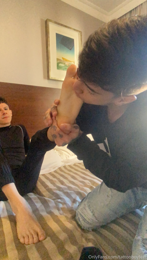 Photo by tattooboyfeet published on October 15,2023 11:29:48 - BestThots