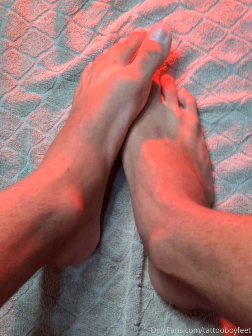 Photo by tattooboyfeet published on October 15,2023 11:58:09 - BestThots