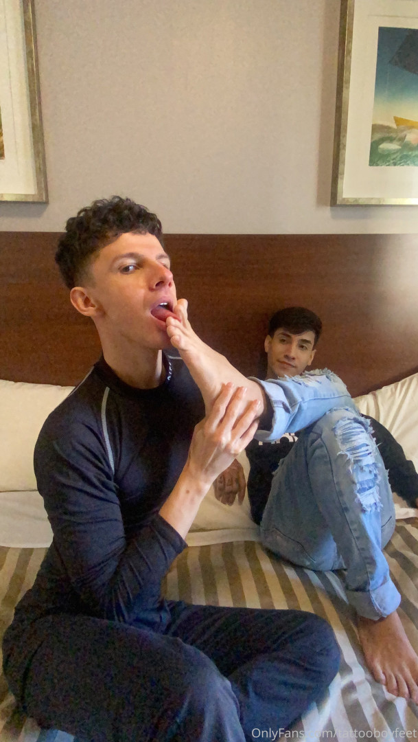 Photo by tattooboyfeet published on October 15,2023 12:58:04 - BestThots