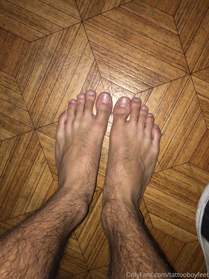 Photo by tattooboyfeet published on October 15,2023 13:09:03 - BestThots