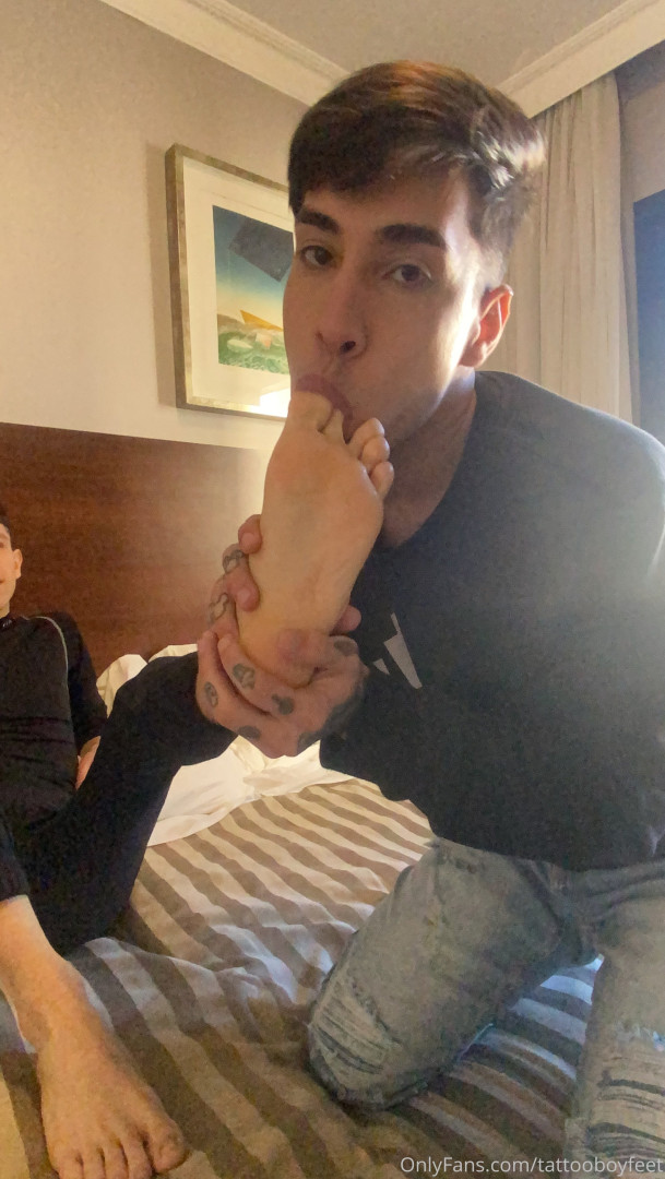 Photo by tattooboyfeet published on October 15,2023 13:20:19 - BestThots