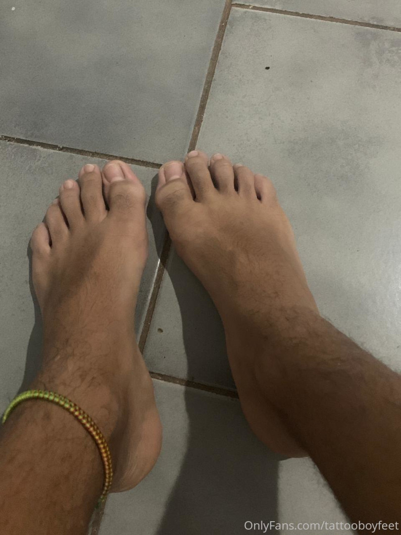Photo by tattooboyfeet published on October 15,2023 13:41:36 - BestThots