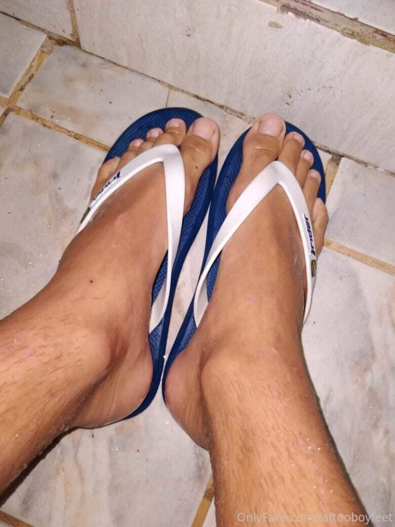 Photo by tattooboyfeet published on October 15,2023 13:49:21 - BestThots