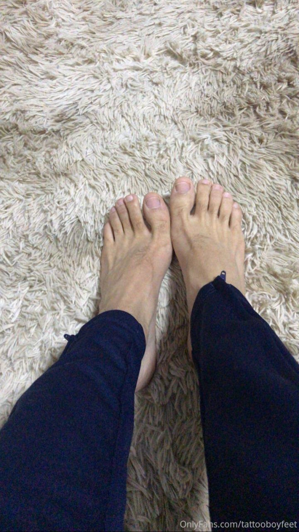 Photo by tattooboyfeet published on October 15,2023 14:16:11 - BestThots