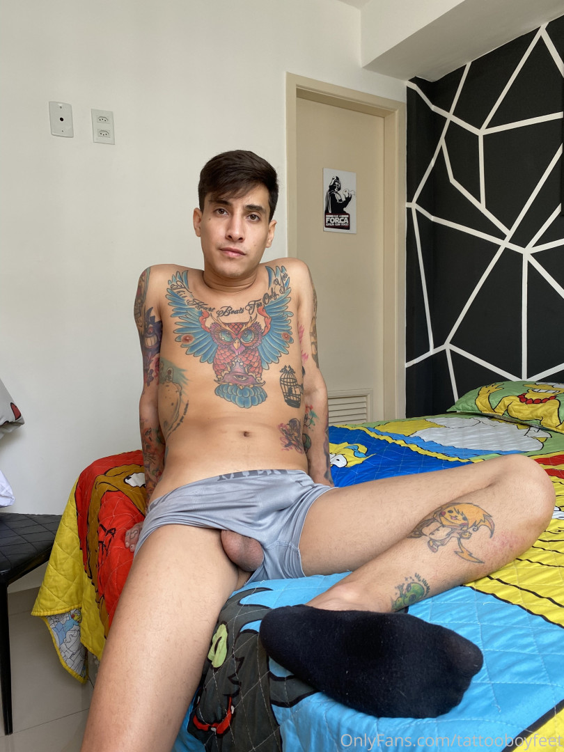 Photo by tattooboyfeet published on October 15,2023 14:19:10 - BestThots