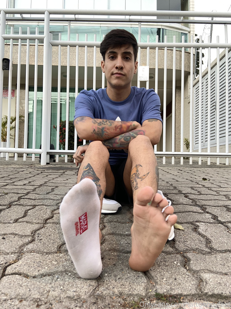 Photo by tattooboyfeet published on October 15,2023 15:33:52 - BestThots