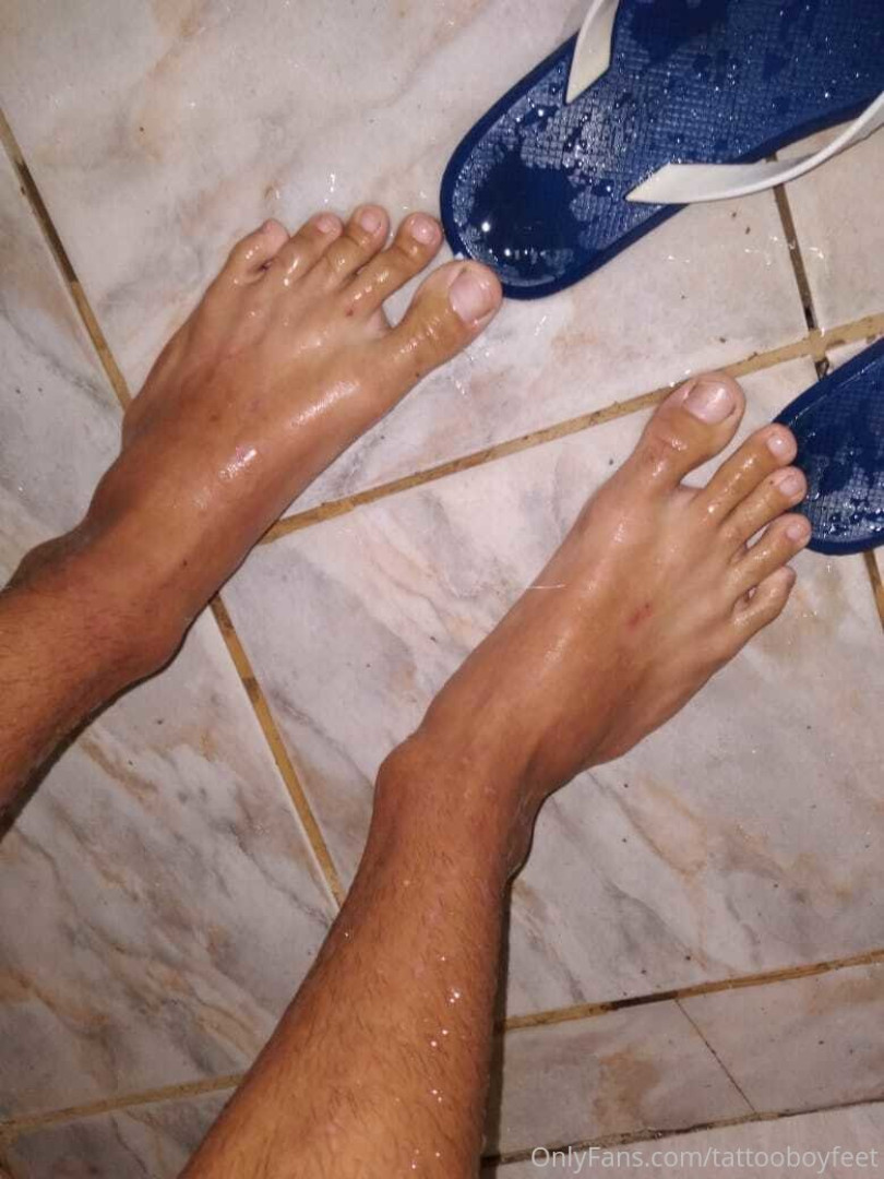 Photo by tattooboyfeet published on October 15,2023 16:09:19 - BestThots