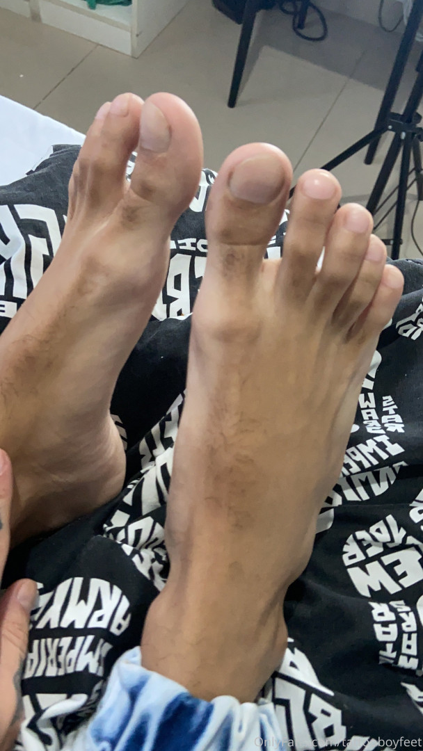 Photo by tattooboyfeet published on October 15,2023 16:17:21 - BestThots