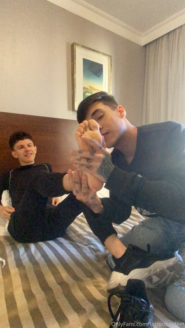 Photo by tattooboyfeet published on October 15,2023 16:28:56 - BestThots