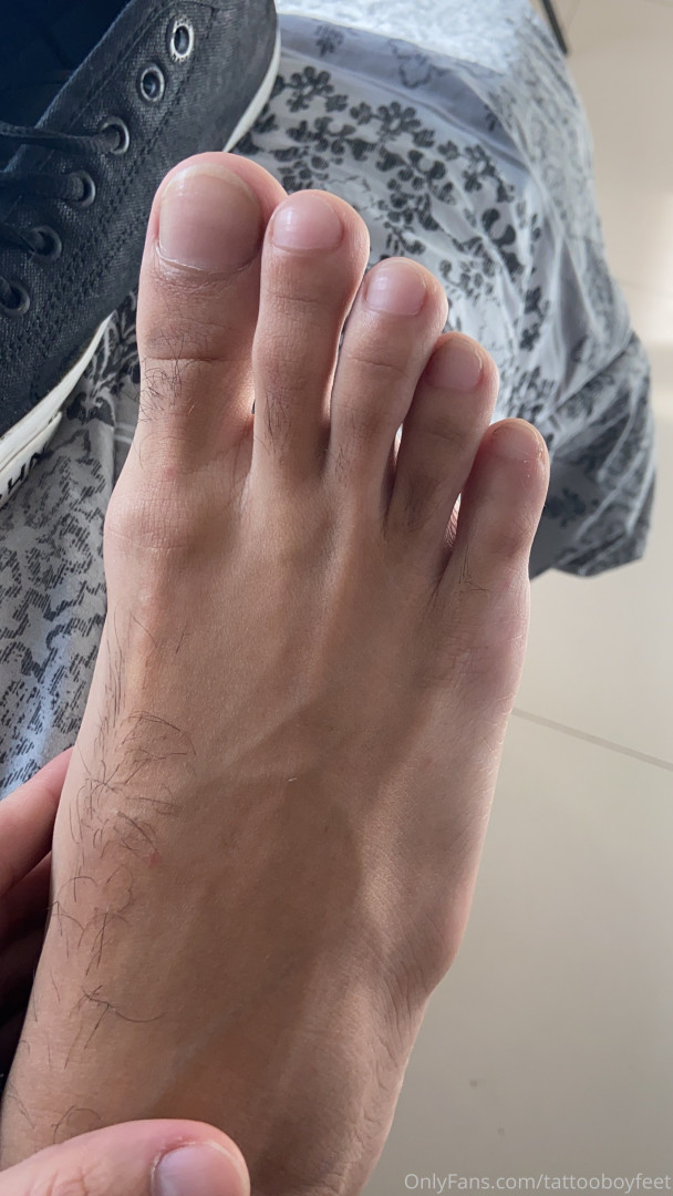 Photo by tattooboyfeet published on October 15,2023 16:53:16 - BestThots