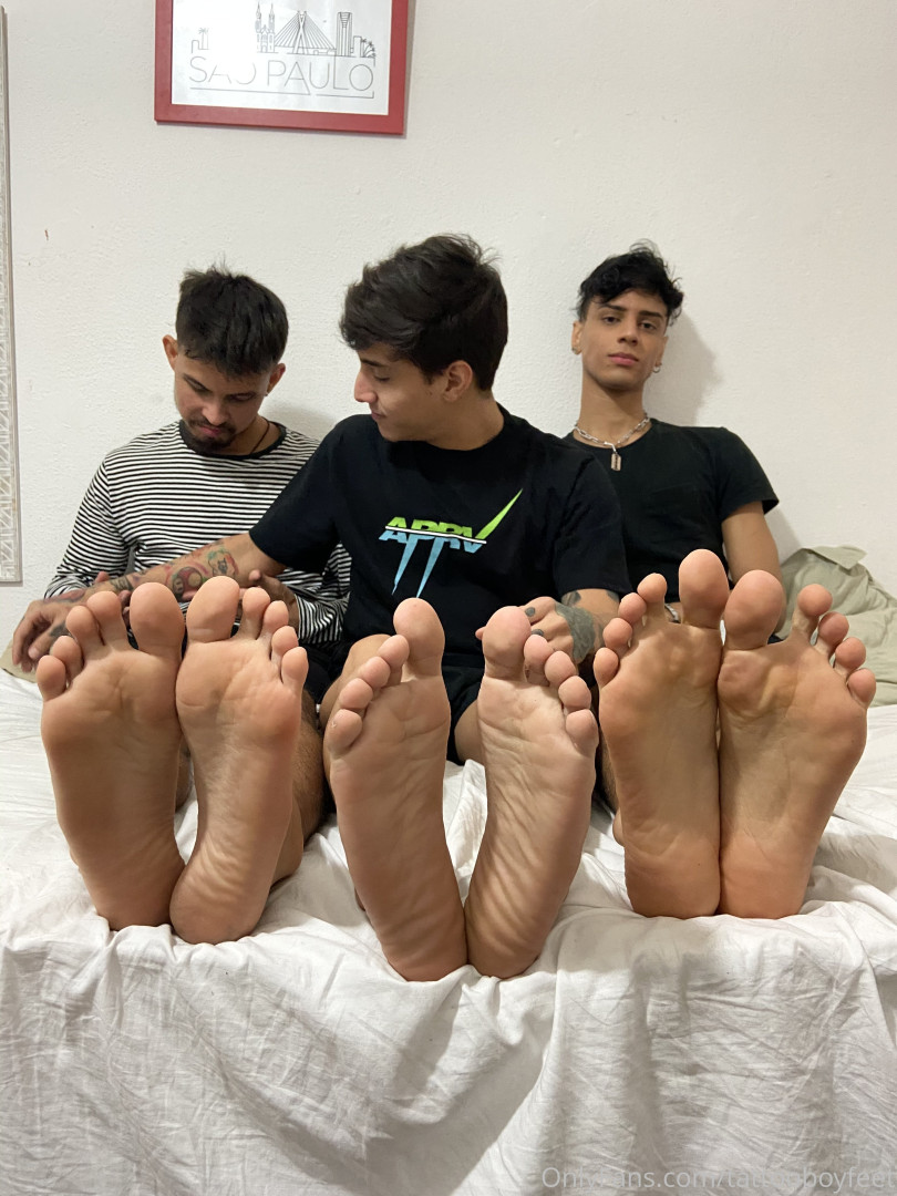 Photo by tattooboyfeet published on October 15,2023 17:07:42 - BestThots