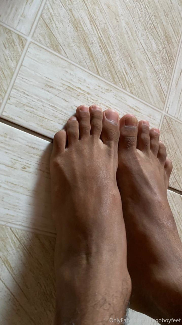 Photo by tattooboyfeet published on October 15,2023 17:15:22 - BestThots