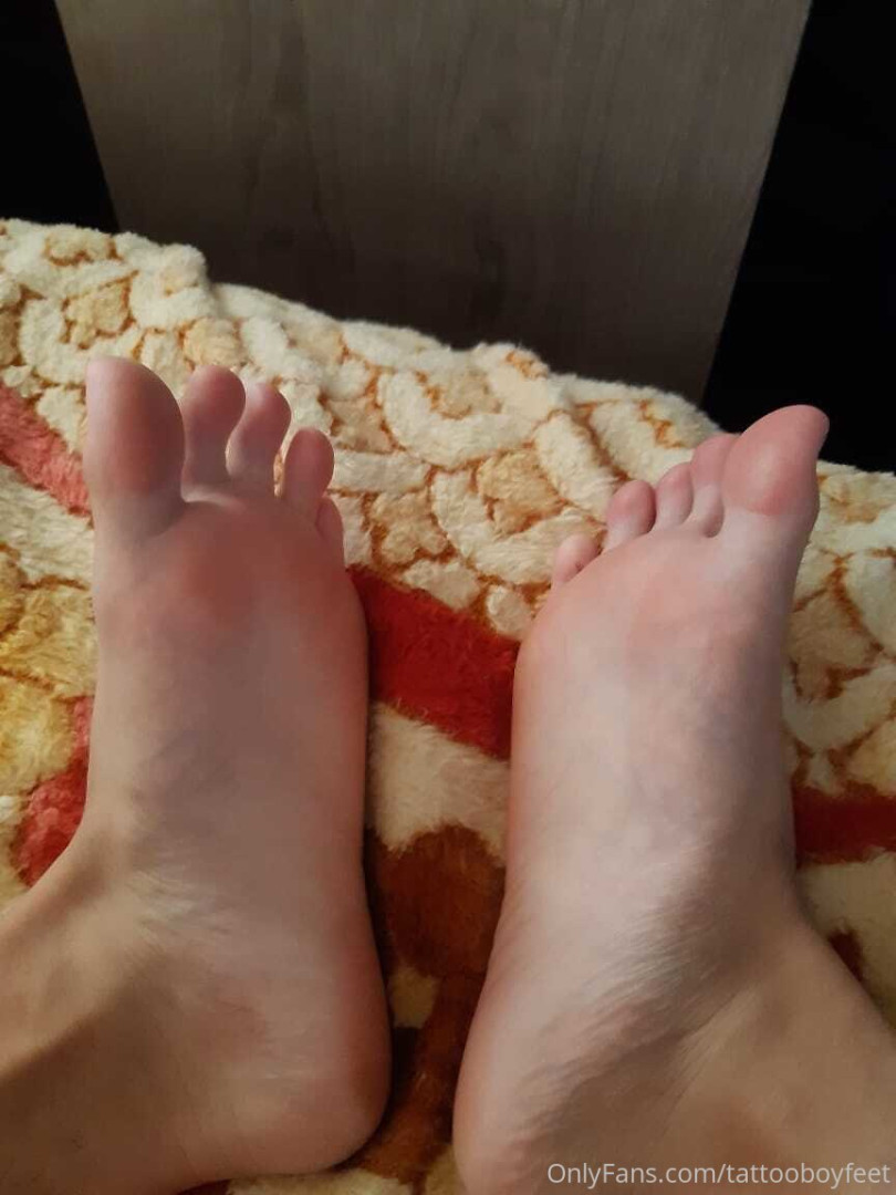 Photo by tattooboyfeet published on October 15,2023 17:34:09 - BestThots