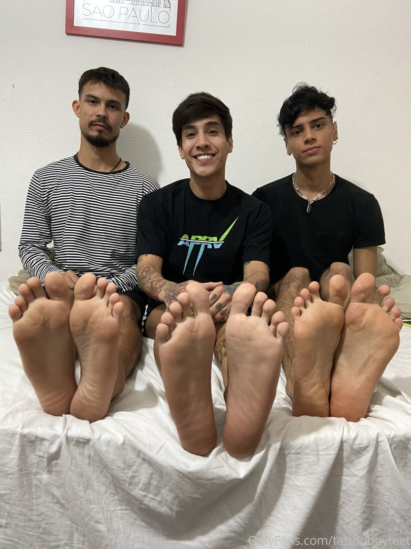 Photo by tattooboyfeet published on October 15,2023 18:32:01 - BestThots