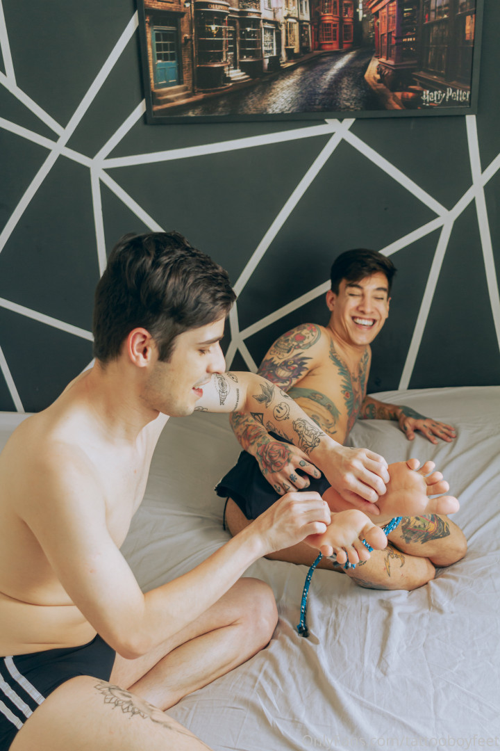 Photo by tattooboyfeet published on October 15,2023 18:36:17 - BestThots