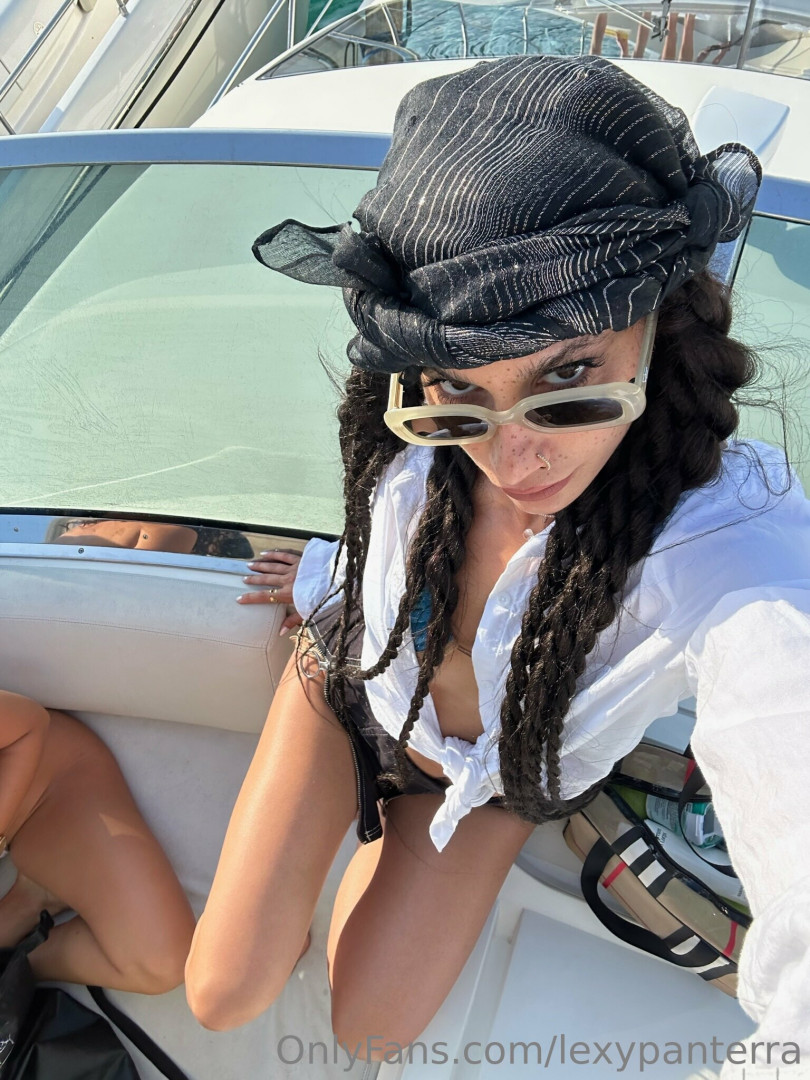 Photo by lexypanterra published on July 30,2023 19:38:26 - BestThots
