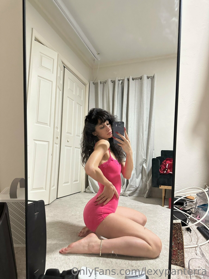 Photo by lexypanterra published on July 30,2023 19:39:00 - BestThots