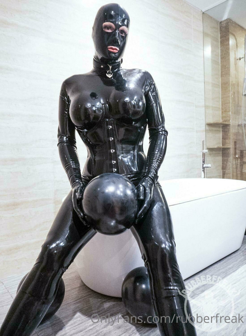 Photo by rubberfreak published on May 18,2023 16:03:00 - BestThots