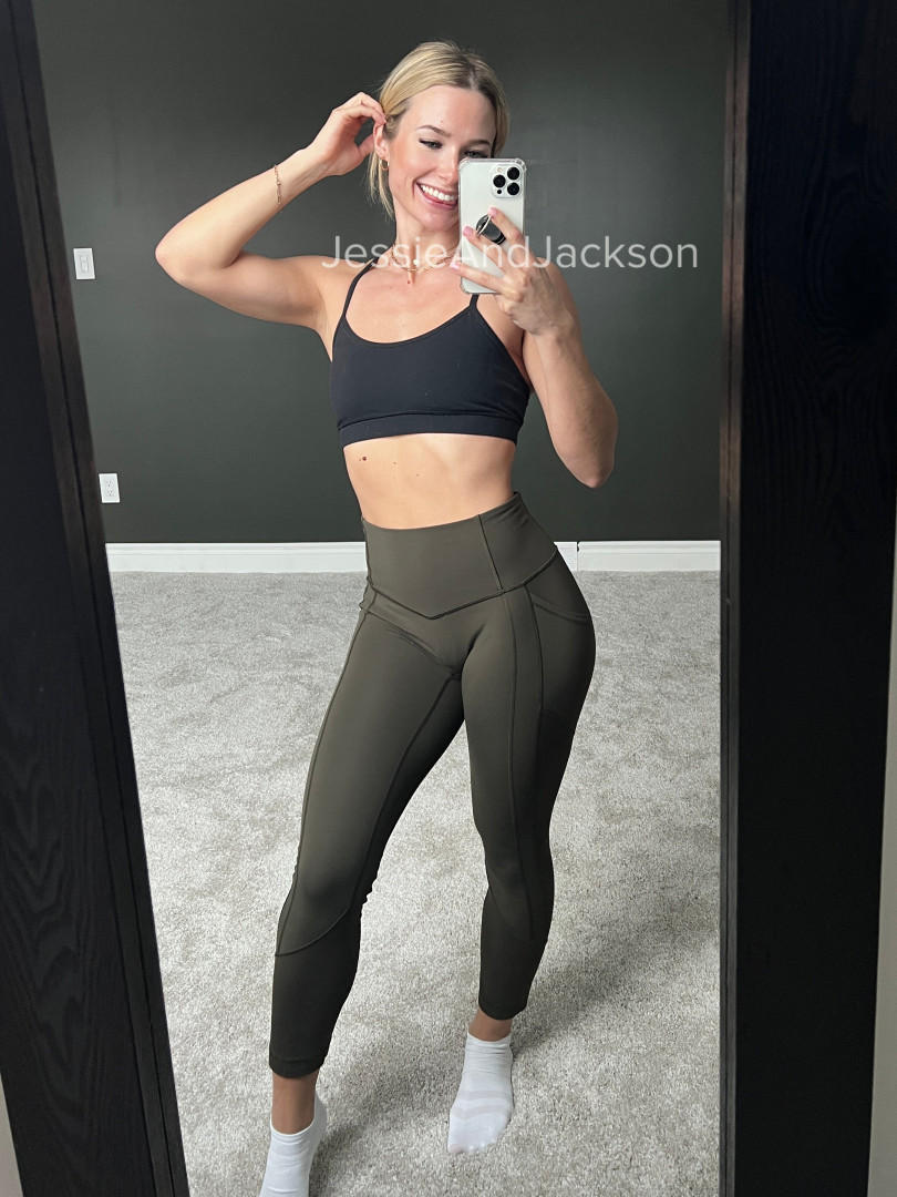 Photo by jessieandjackson published on October 16,2023 03:43:00 - BestThots