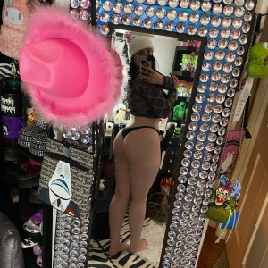 nikkimichay #7784716