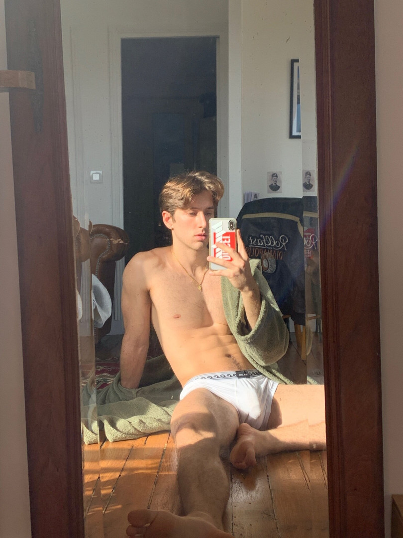 Photo by uronlyhotguy published on July 1,2023 16:22:06 - BestThots
