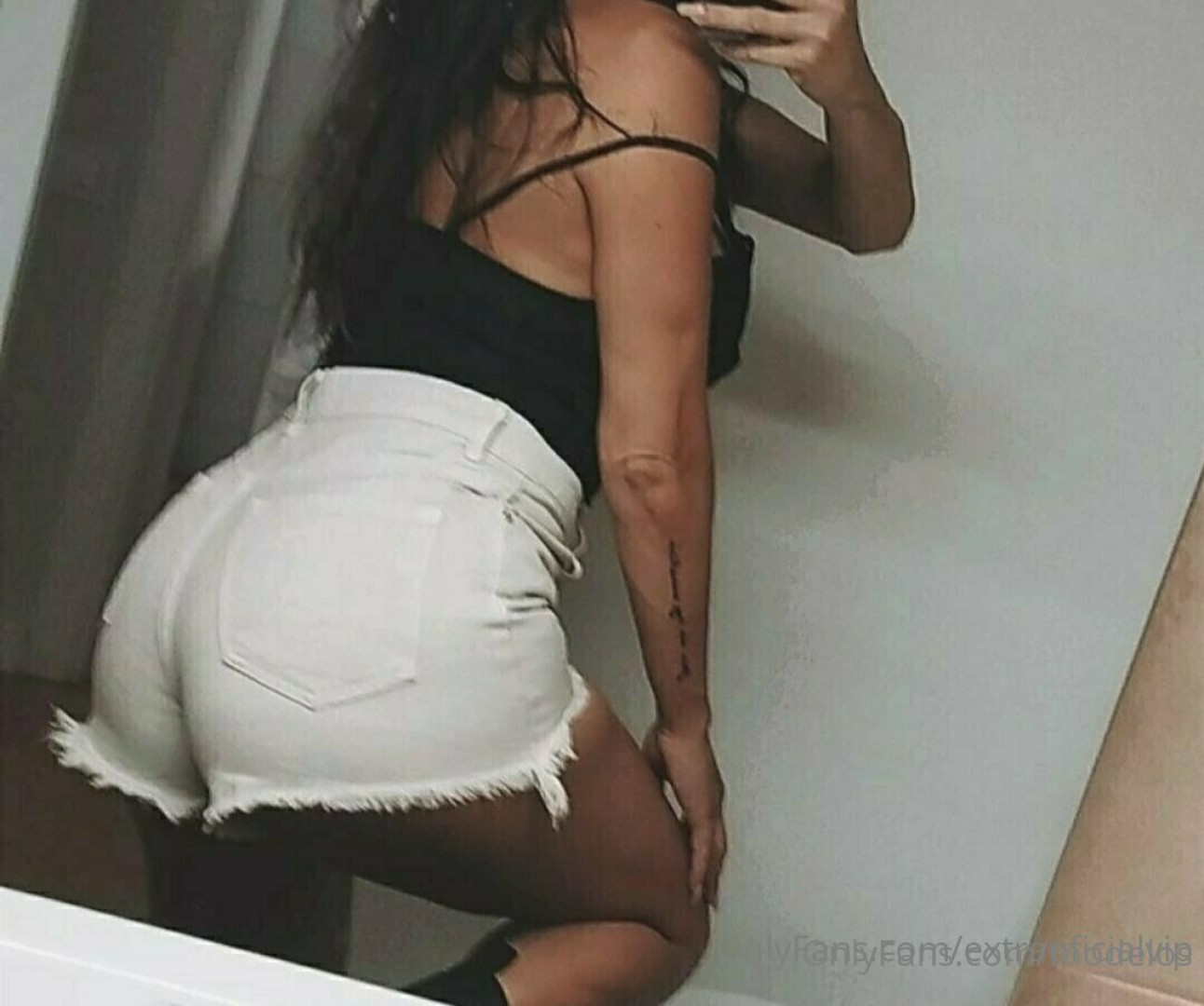 Photo by modelos published on July 25,2023 09:20:16 - BestThots
