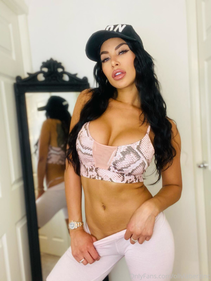 Photo by oliviaberzinc published on October 16,2023 22:55:42 - BestThots