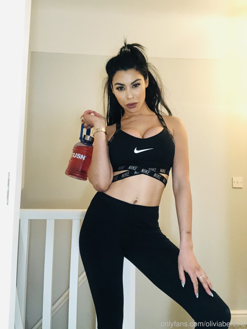 Photo by oliviaberzinc published on October 16,2023 22:57:22 - BestThots