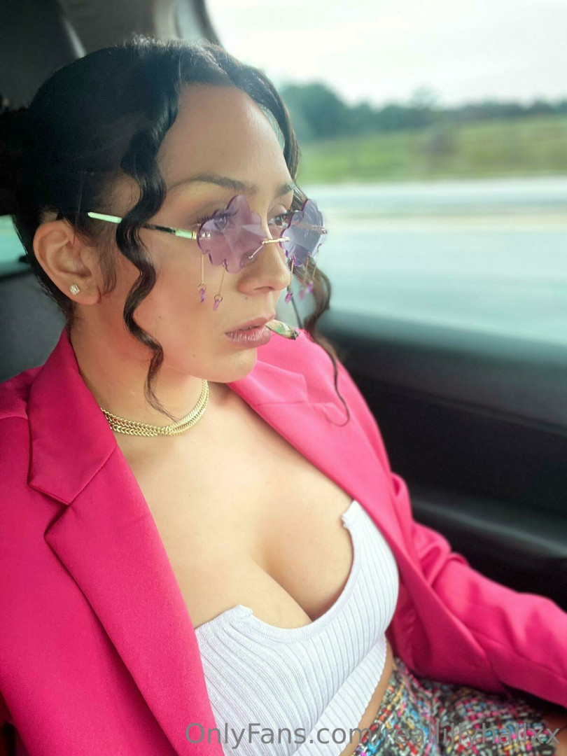 Photo by reallillyhallxx published on August 17,2023 05:27:07 - BestThots