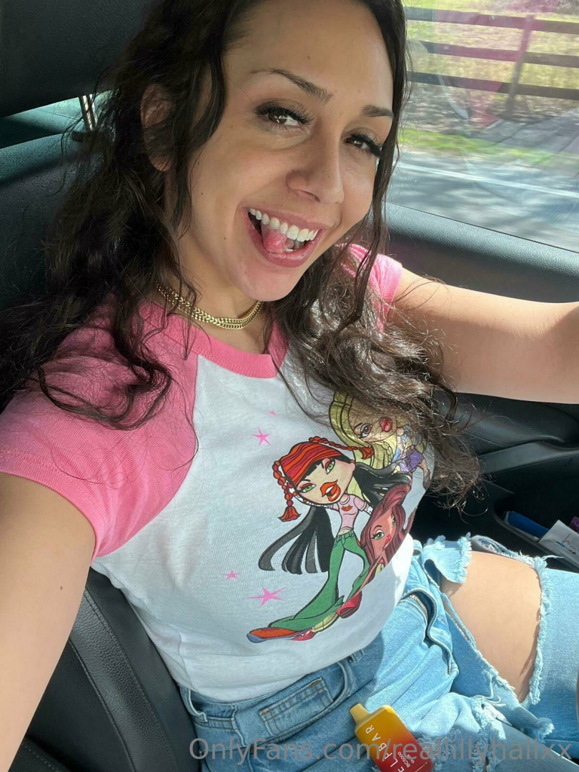 Photo by reallillyhallxx published on August 17,2023 05:27:42 - BestThots