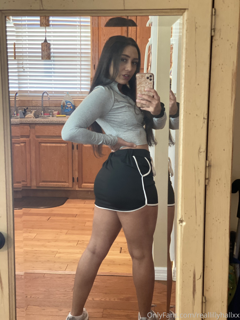 Photo by reallillyhallxx published on August 17,2023 05:29:18 - BestThots