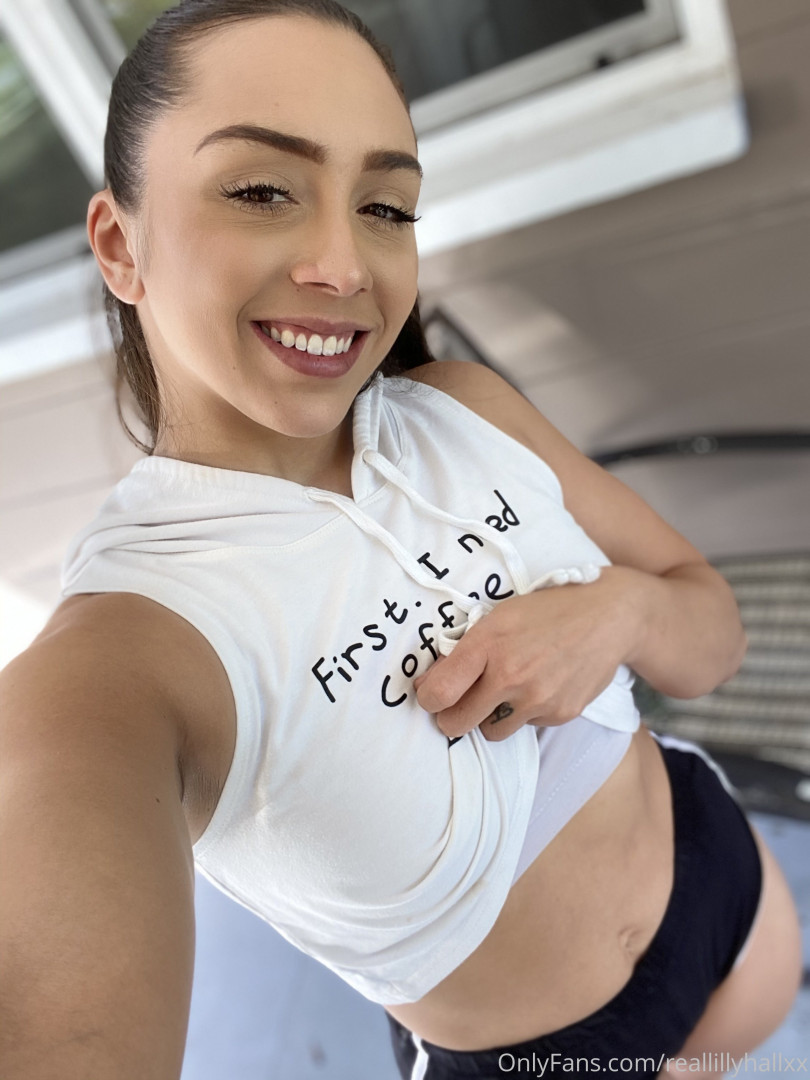 Photo by reallillyhallxx published on August 17,2023 05:36:21 - BestThots