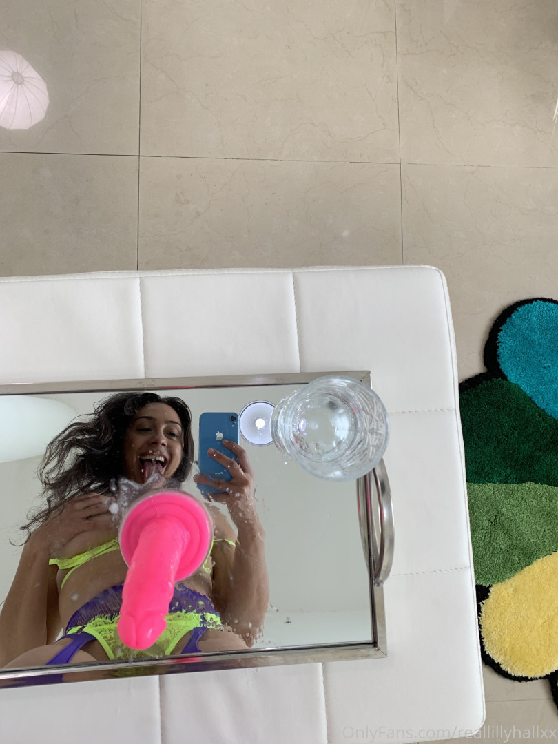 Photo by reallillyhallxx published on August 17,2023 05:39:17 - BestThots