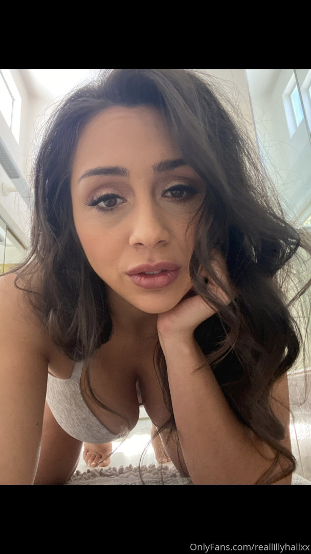 Photo by reallillyhallxx published on August 17,2023 05:40:57 - BestThots