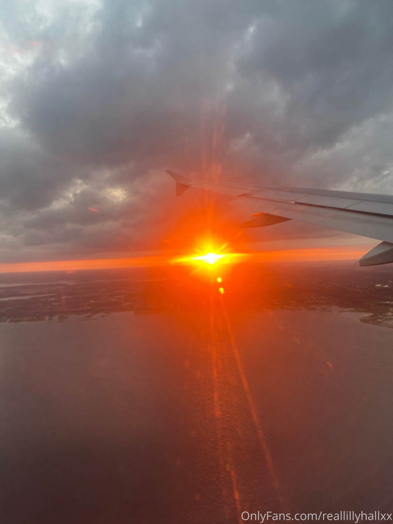 Photo by reallillyhallxx published on August 17,2023 05:41:50 - BestThots