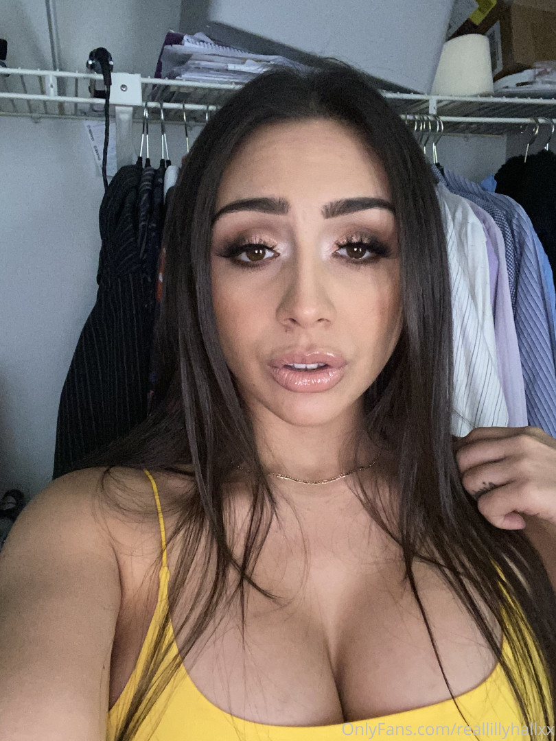 Photo by reallillyhallxx published on August 17,2023 05:47:08 - BestThots