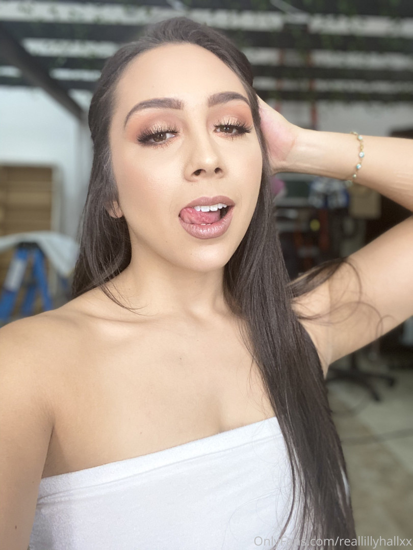 Photo by reallillyhallxx published on August 17,2023 05:59:37 - BestThots