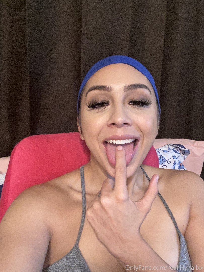 Photo by reallillyhallxx published on August 17,2023 06:00:23 - BestThots