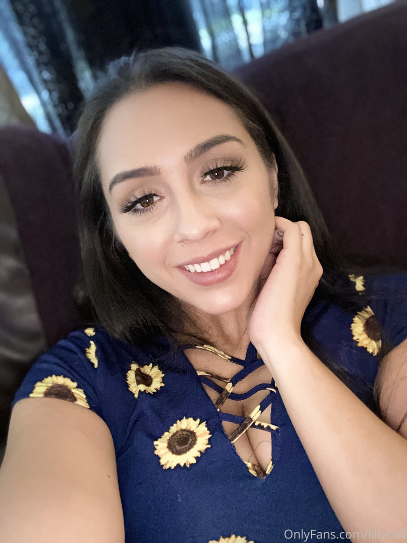 Photo by reallillyhallxx published on August 17,2023 06:05:28 - BestThots