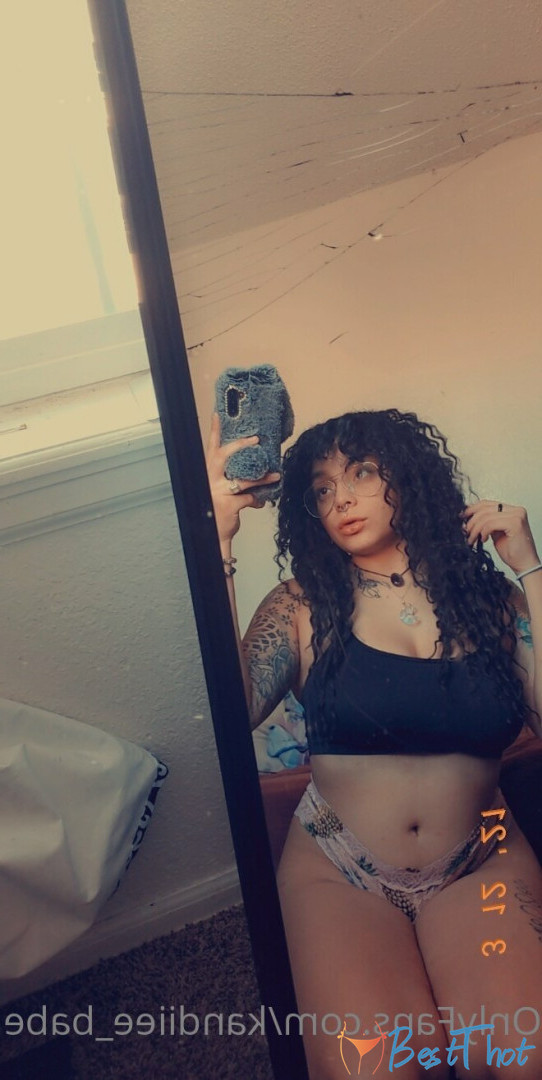 Photo by kandiiee_babe published on December 28,2024 07:13:28 - BestThots