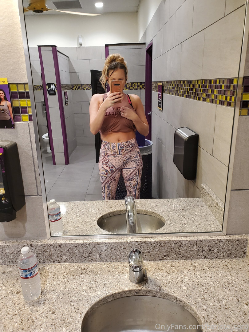 Photo by make_me_purrrr published on October 13,2023 17:21:00 - BestThots